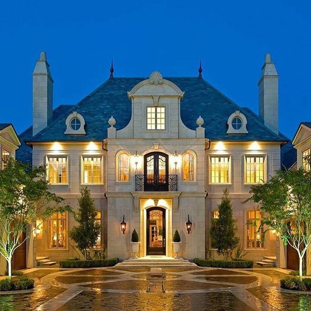 Central Shopping Plaza Showcase