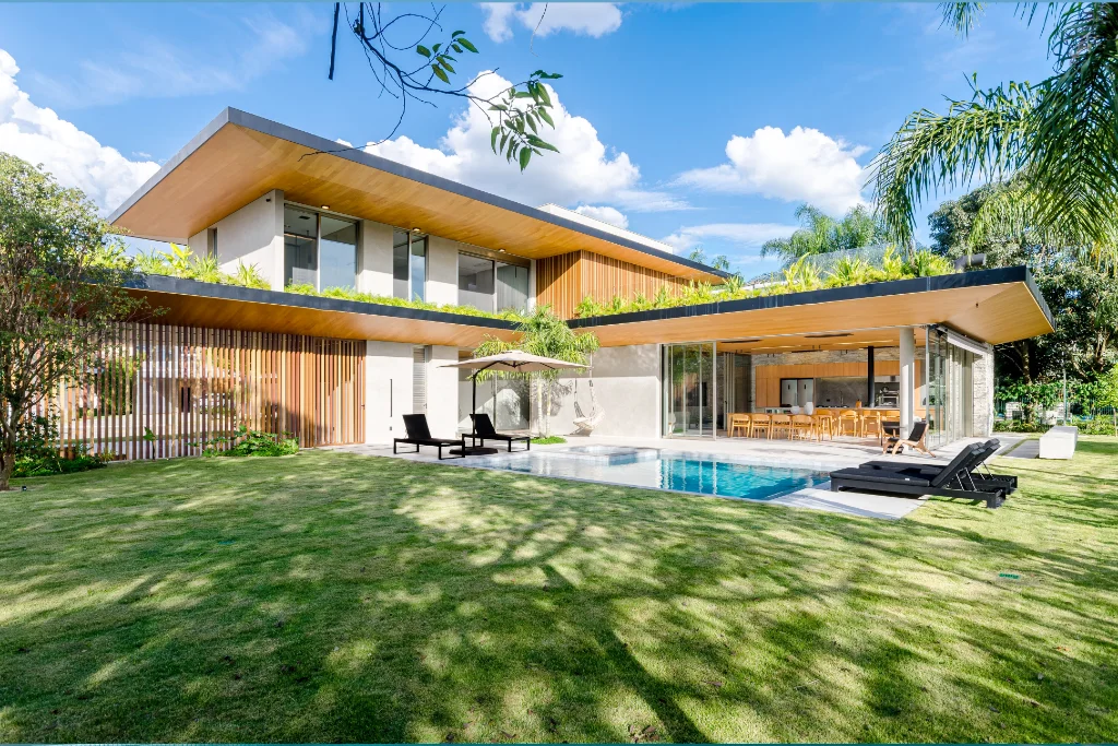 Central Shopping Plaza Showcase